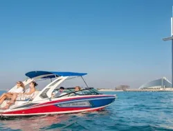 Dubai: Guided Speedboat Tour